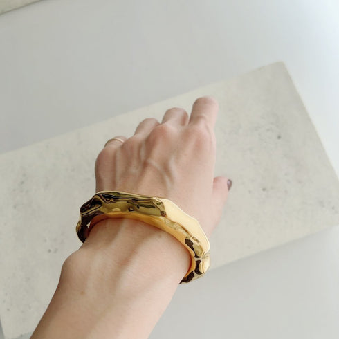 LUNA bangle